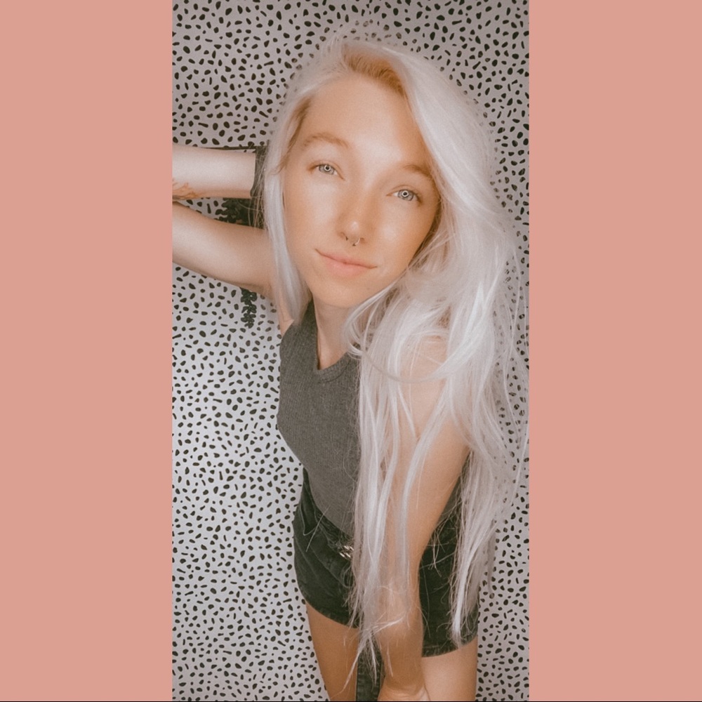 𝓬𝓸𝓷𝓷𝓮𝓬𝓽 𝔀𝓲𝓽𝓱 𝓶𝓮 - Picture 3 of 4